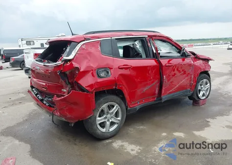 2023 Jeep Compass Latitude 4X4 z USA, uszkodzony, nr VIN 3C4NJDBN4PT524462